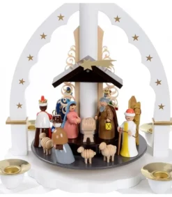 Pyramide Allemande Avec Crèche De Noël Blanche