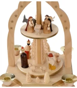 Pyramide Avec Scene De Crèche De Noël Complete