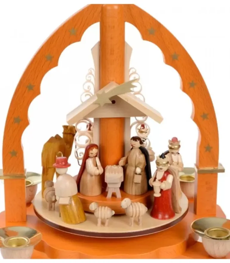 Pyramide De Noël Allemande Avec Une Arche Couleur Ocre